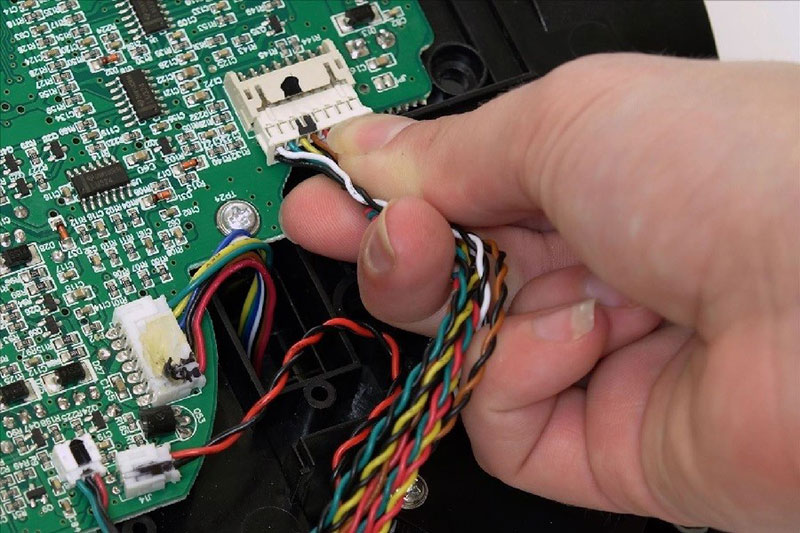 تعمیر برد الکترونیکی جاروبرقی دوو کاری تخصصی است